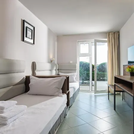 Eskada Hotel 3*