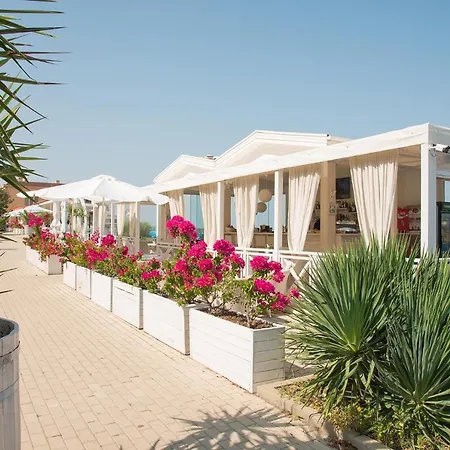 Hotel Eskada 3*