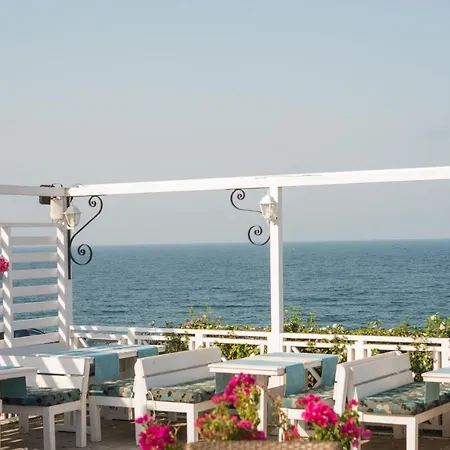 Eskada Hotel 3*