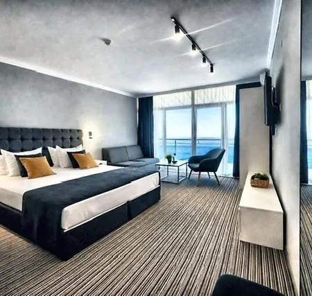 Eskada - Free Parking Хотел 3*