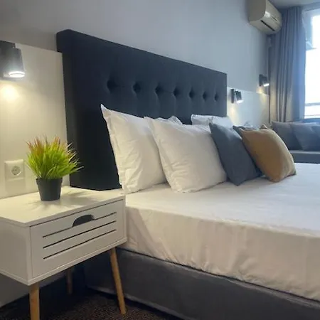 Eskada - Free Parking 3*