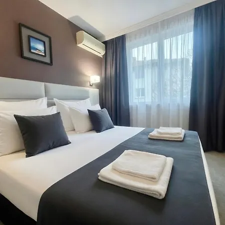 Hotel Eskada 3*