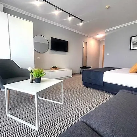 Eskada - Free Parking Hotel Ahtopol