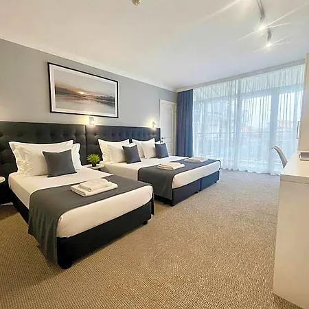 Eskada - Free Parking 3*