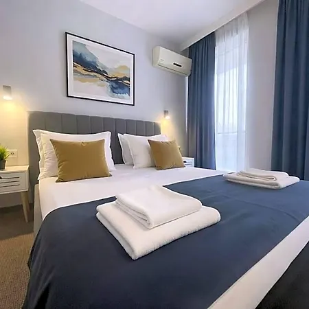 ホテル Eskada - Free Parking 3*