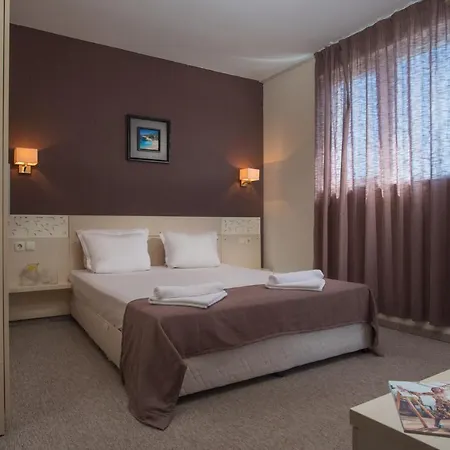 Hotel Eskada 3*