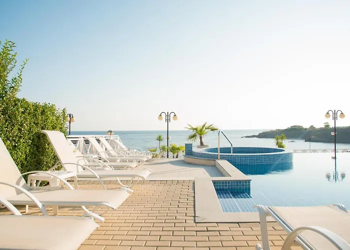 Eskada 3* 아크토폴